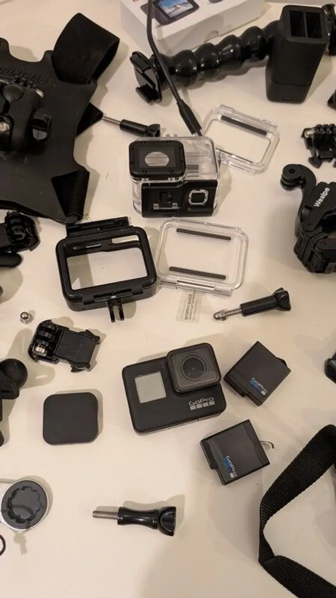 Gopro Hero 7 Black + accessories - Image 4