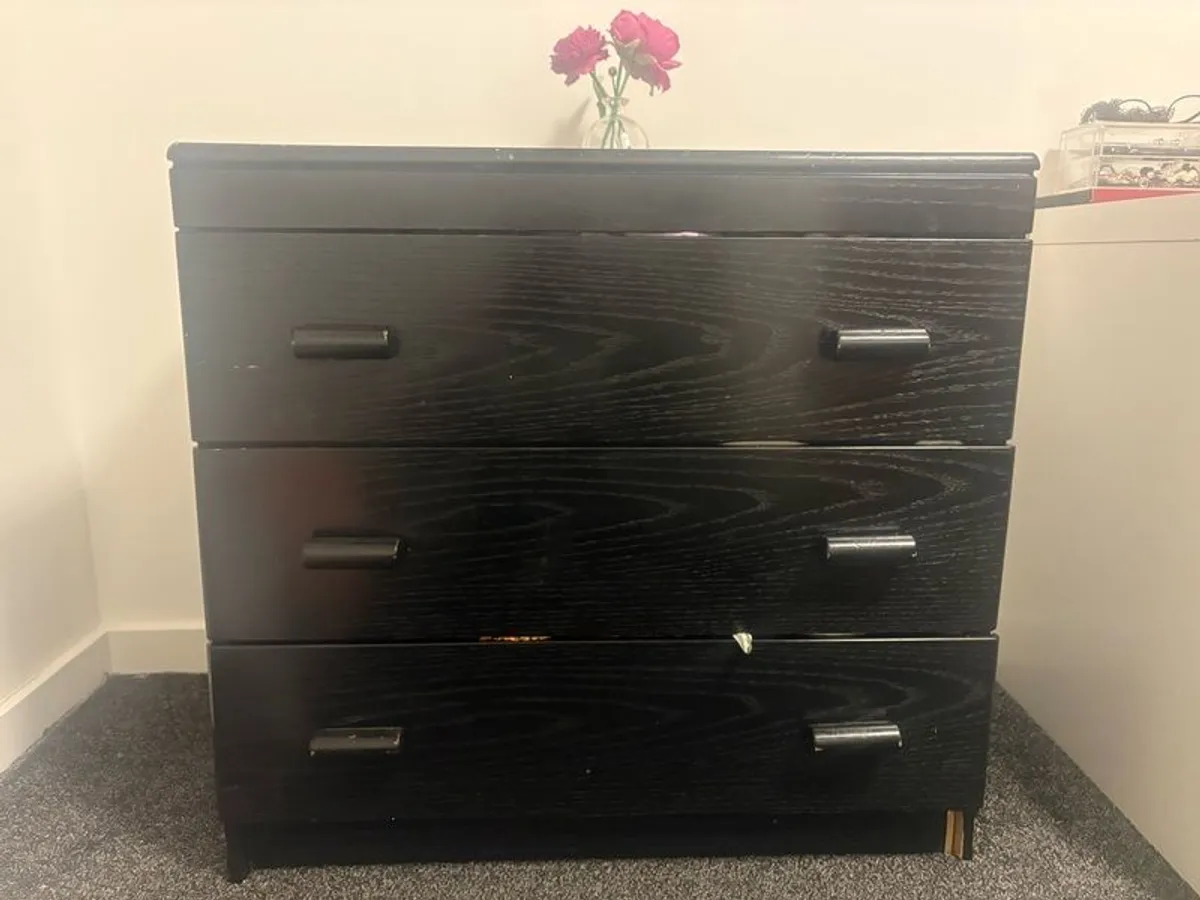 black 4 drawer - Image 1
