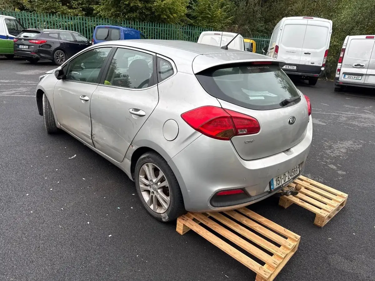 Kia  pro creed 2015 - Image 2