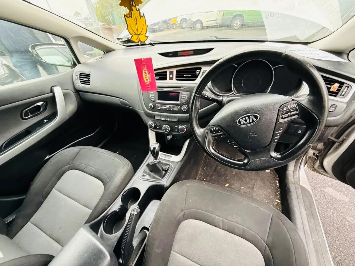 Kia  pro creed 2015 - Image 4