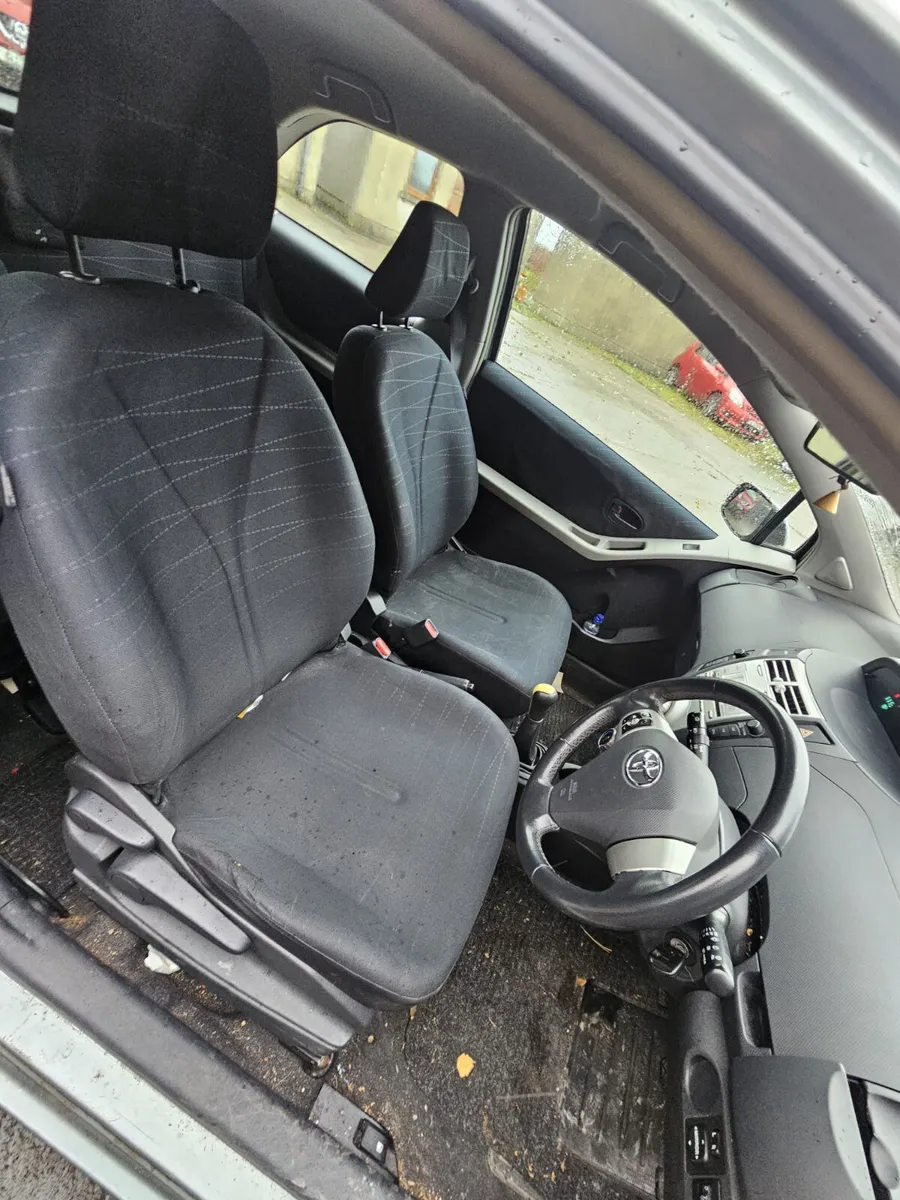 Toyota Yaris 2008 €1550 no offers - Image 3
