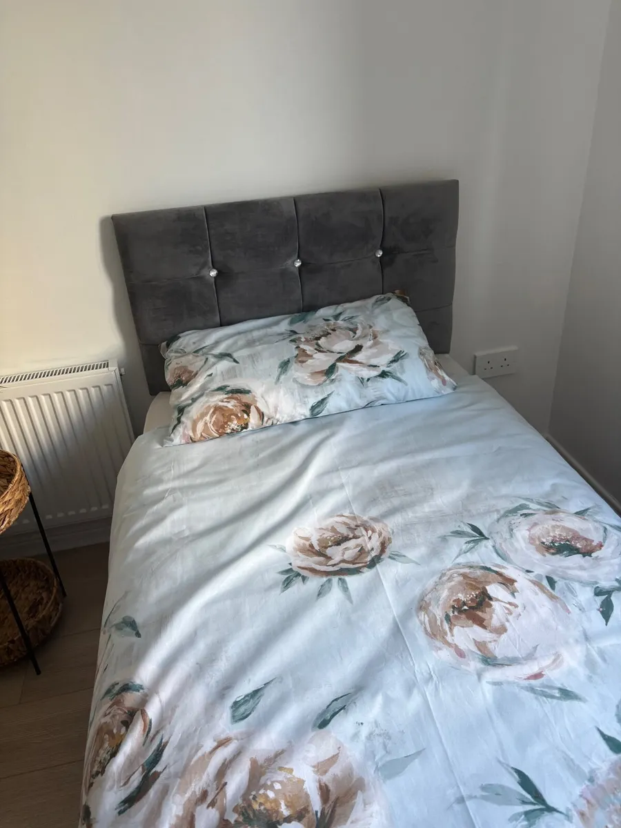 Single bed frame - Image 1