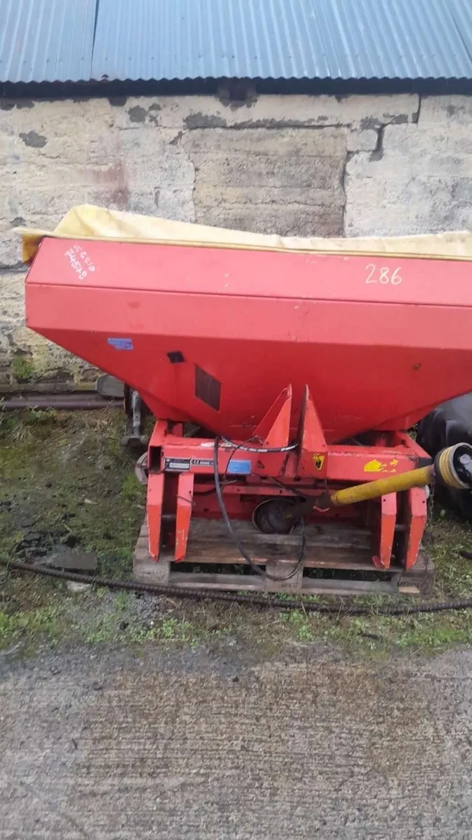 Kuhn sower - Image 1