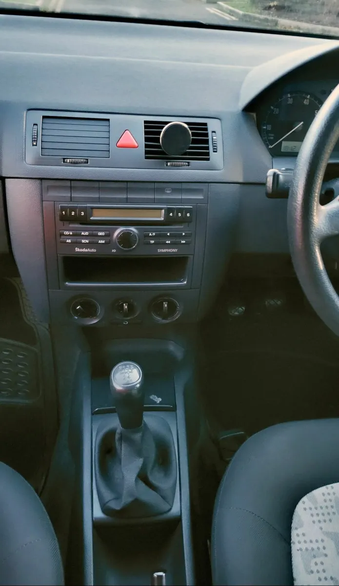 NCT & TAX covered for 11 months. Skoda Fabia 2004. - Image 3