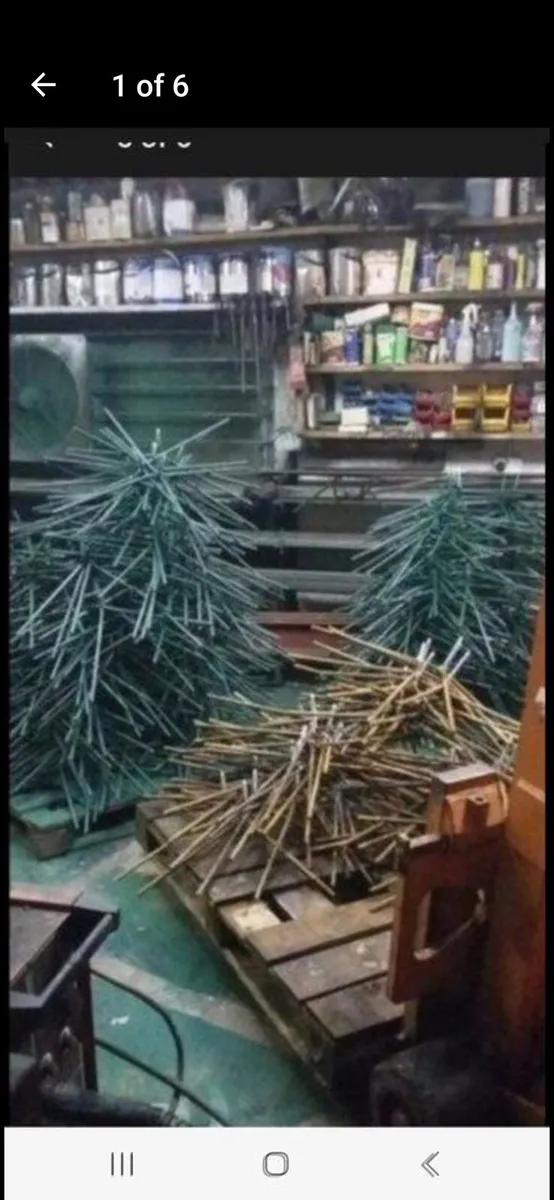 Spider water bowl stands - Image 4