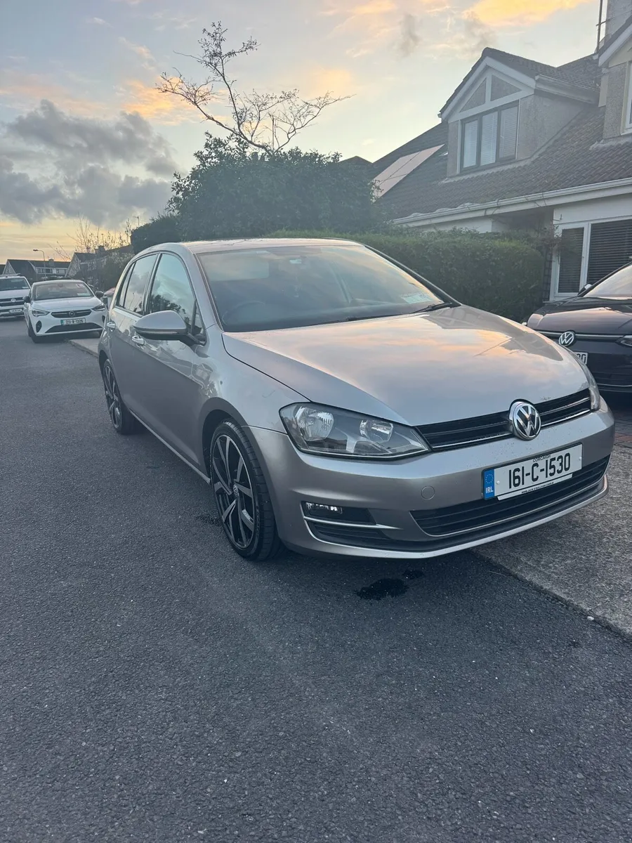 2016 Volkswagen Golf - Image 2