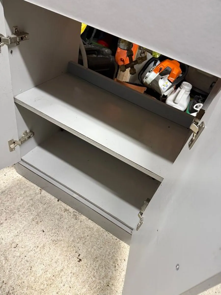 Bathroom Sink - Image 4