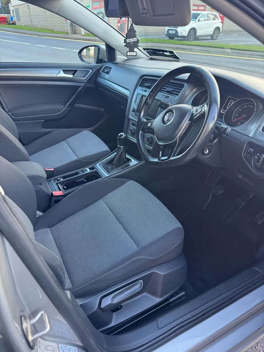 2016 Volkswagen Golf - Image 3