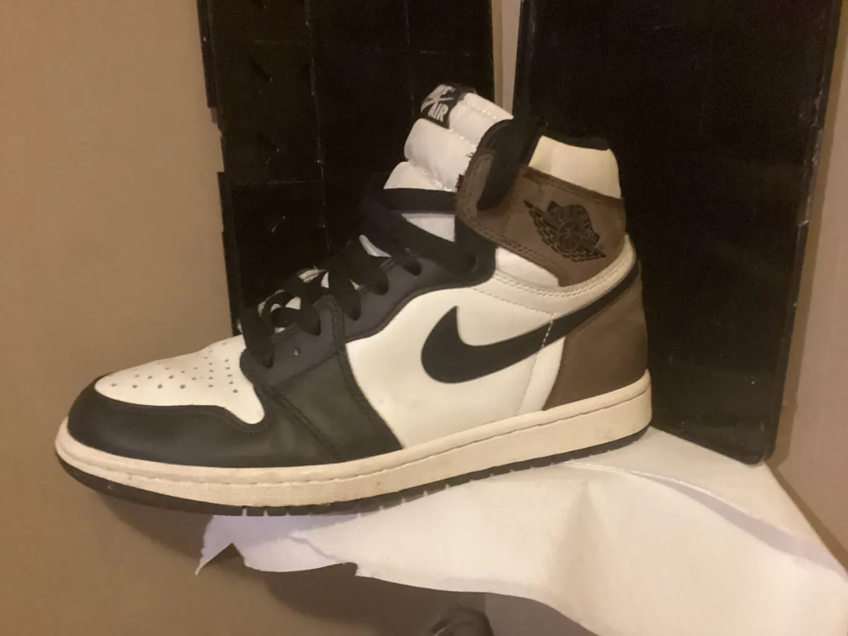 Jordan 1 mochas - Image 1
