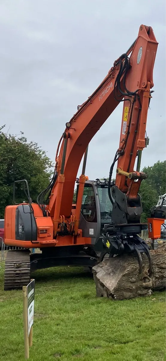 Hitachi ZX225-1 Grab Saw piped - Image 3