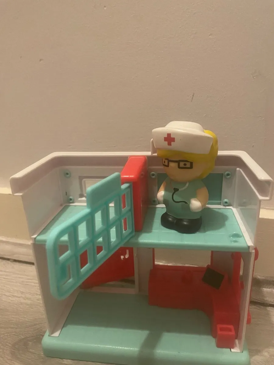 Toy vet center - Image 3