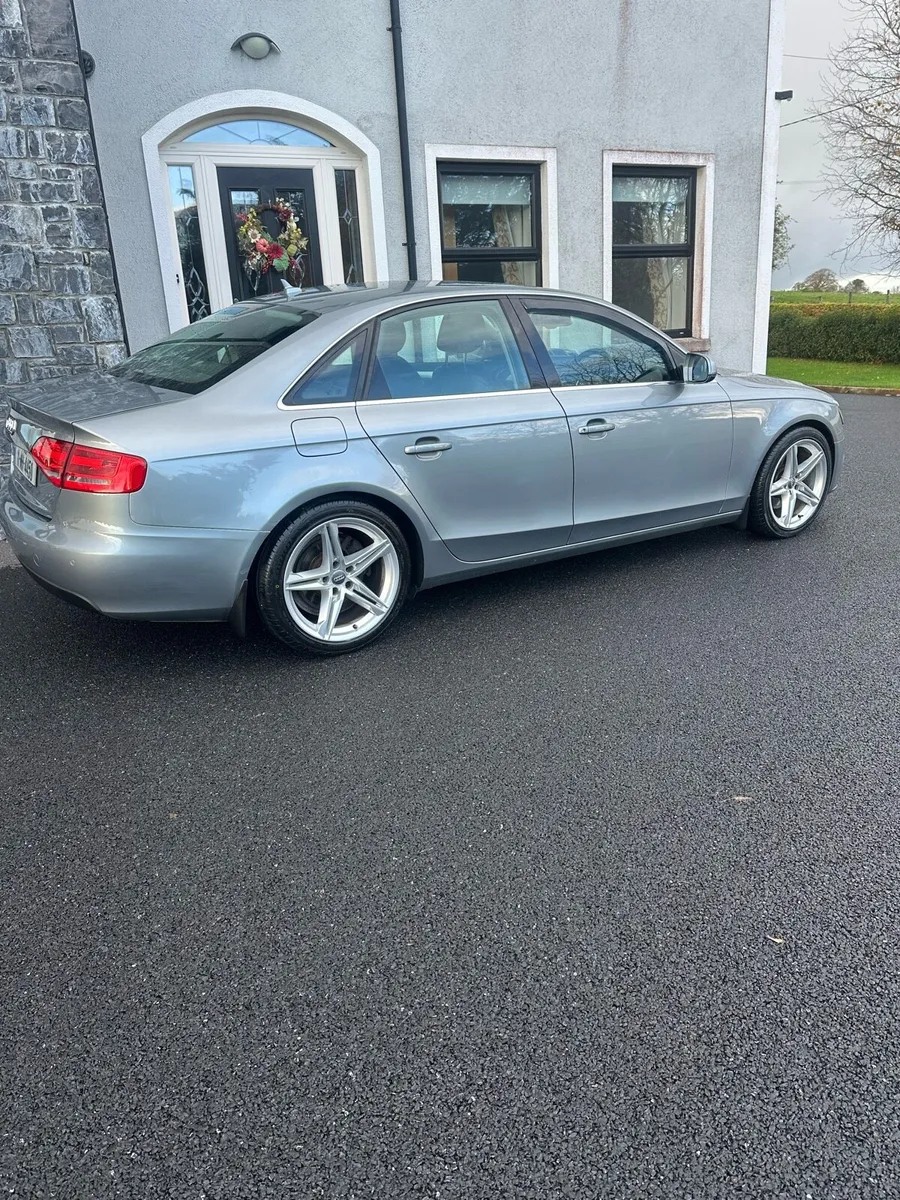 2011 Audi A4 2.0 TDI Technik,€5500 - Image 2