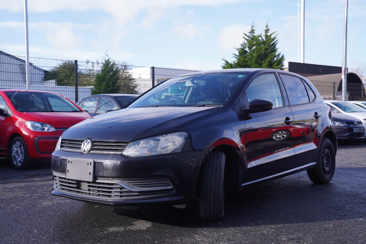VOLKS WAGON POLO 2016 BLACK LOW MILLIAGE - Image 3