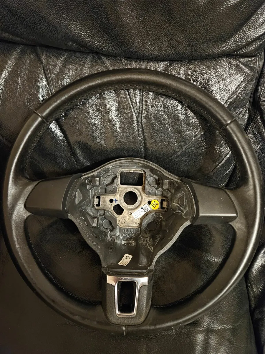 Mk 6 2012 Steering Wheel & Airbag - Image 1