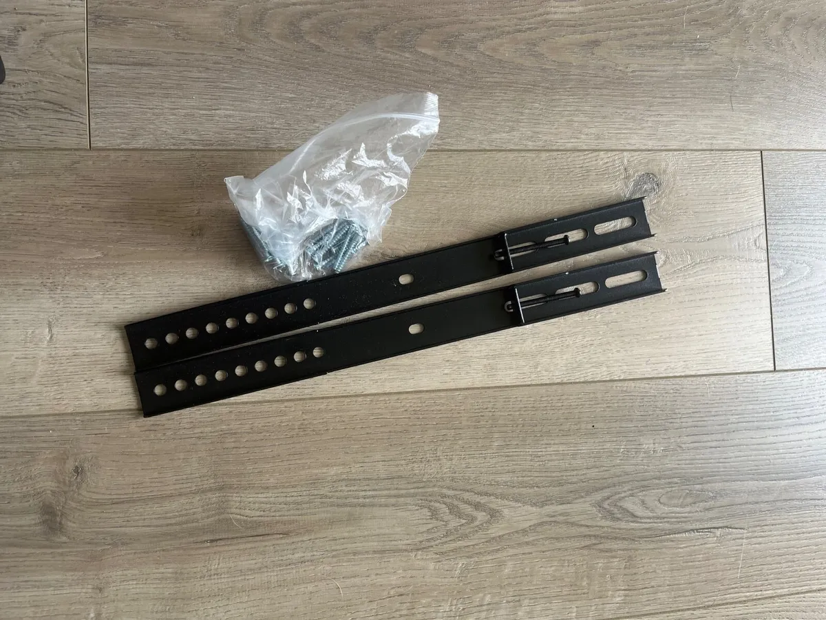 Full motion tv wall bracket - Image 2