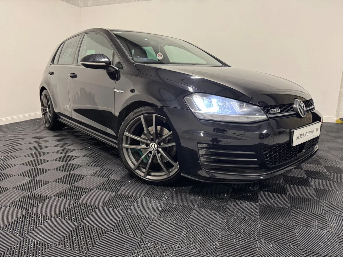 2016 Volkswagen Golf GTD - Image 2