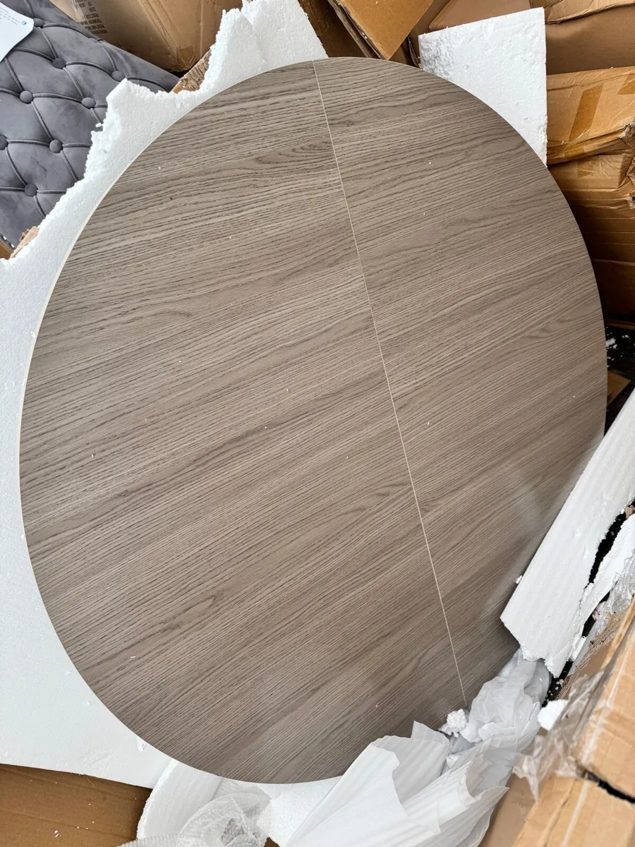 Oak Extending Round Dining Table 1.2 to 1.6m - Image 2
