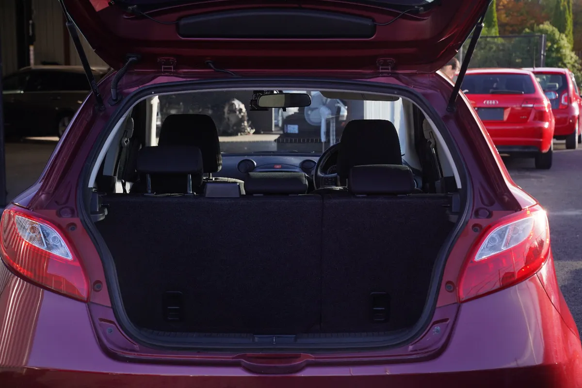 MAZDA DEMIO 2012 RED - Image 7