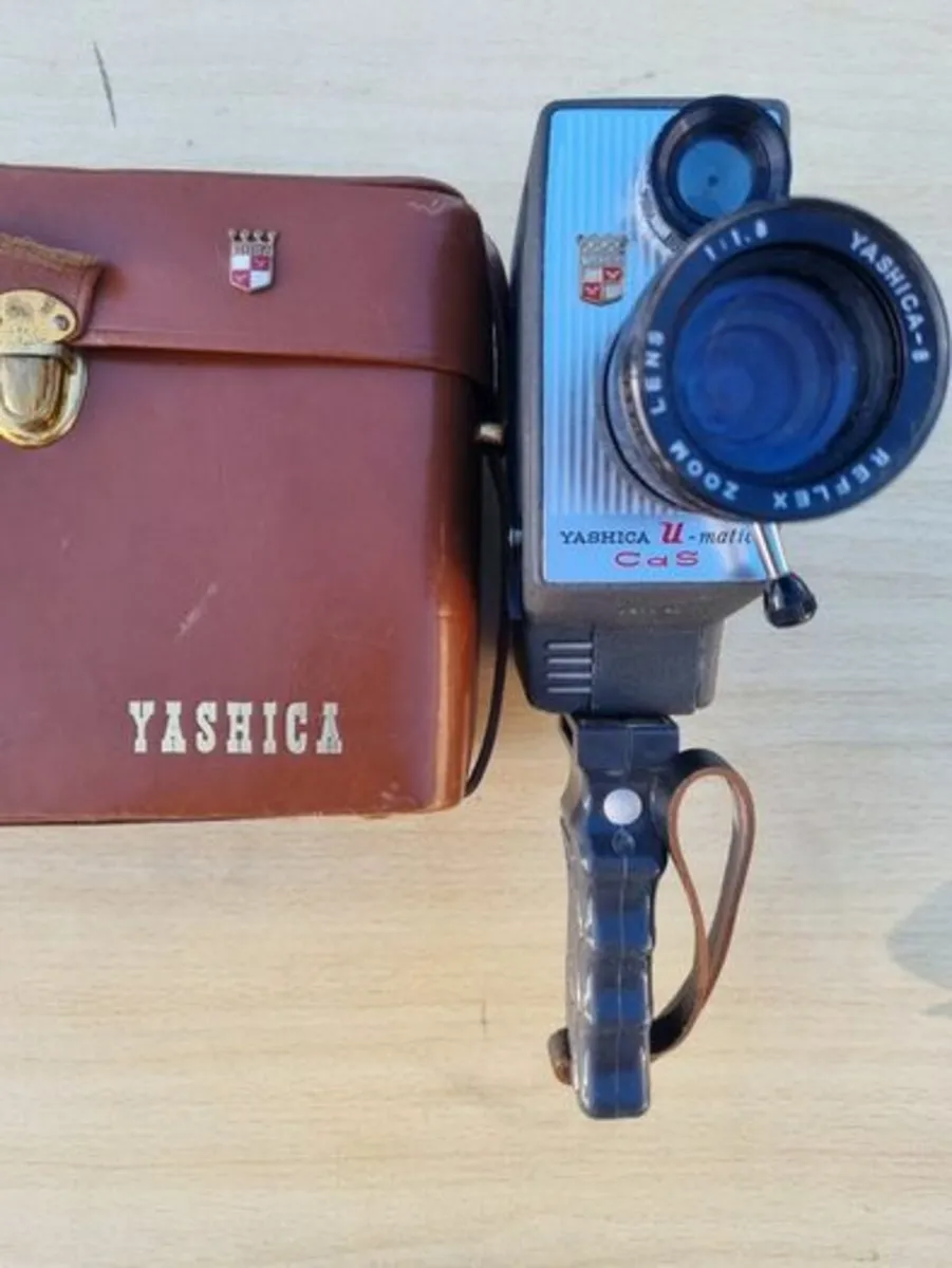 Vintage Yashica U-matic CaS Movie Camera - Image 2