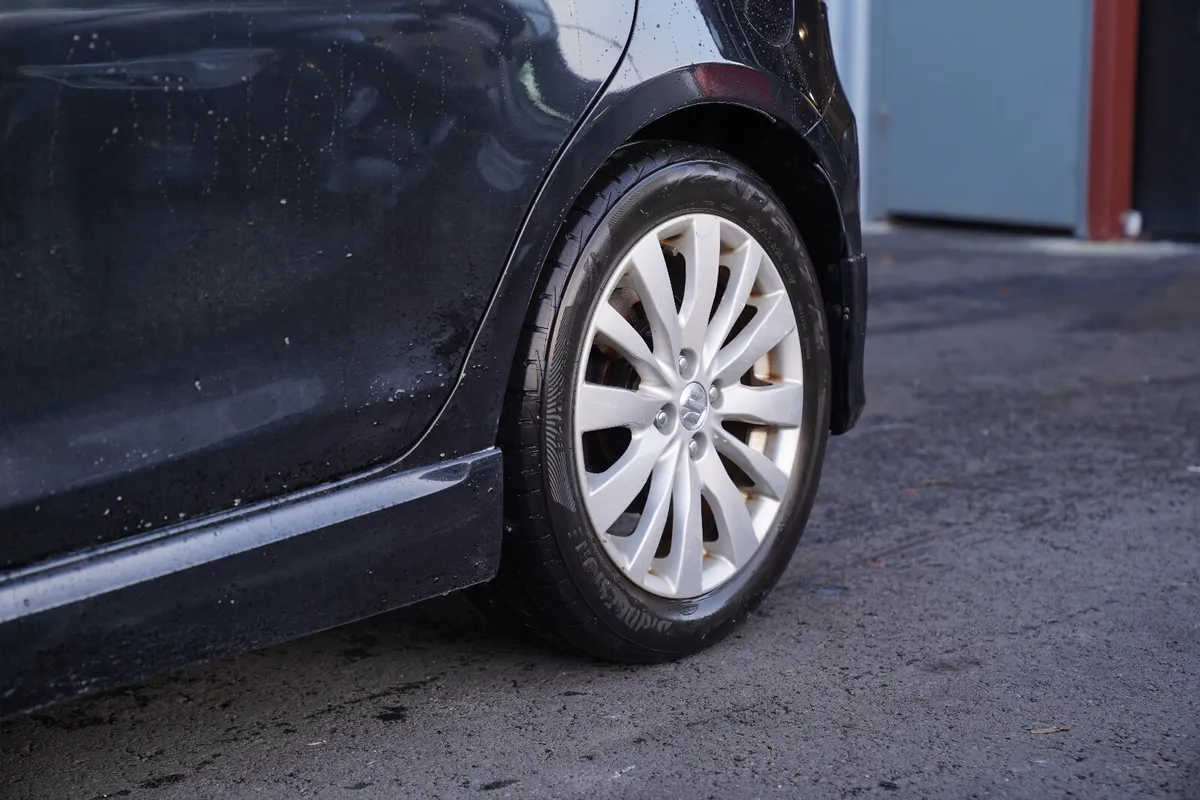 SUZUKI SWIFT 2012 BLACK - Image 8