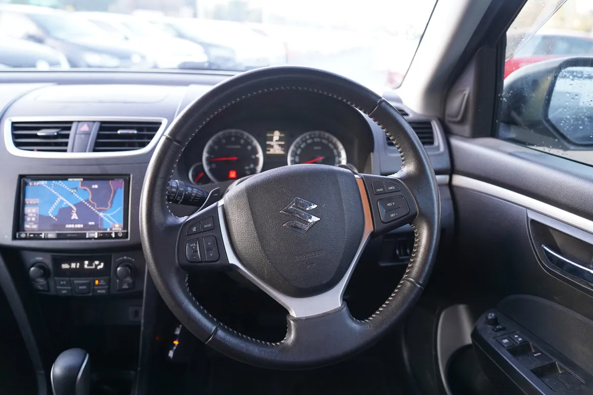 SUZUKI SWIFT 2012 BLACK - Image 11