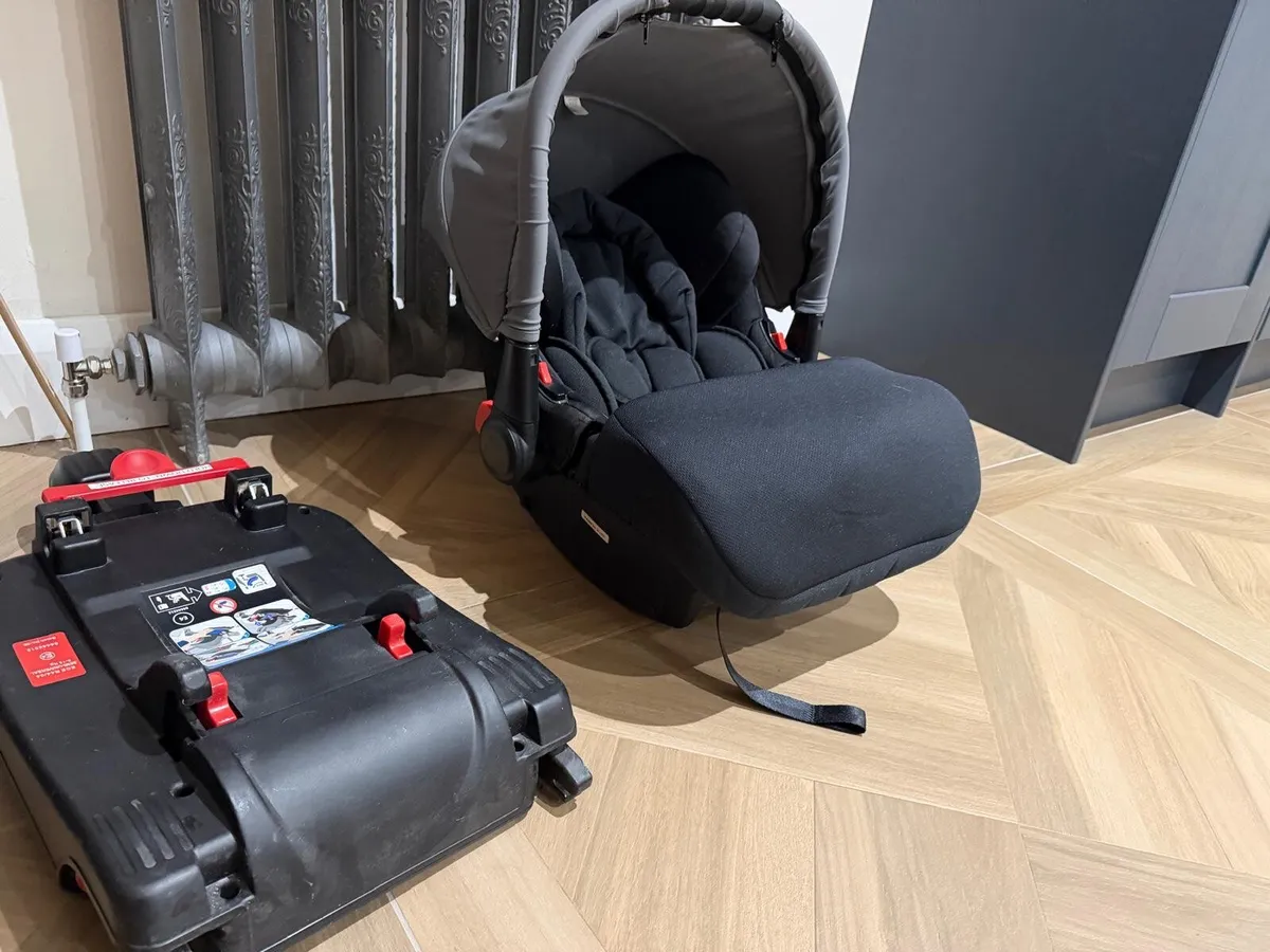 Icklebubba pram and buggy and carseat - Image 4