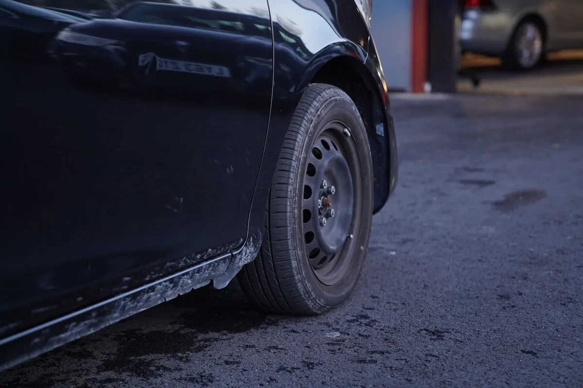 TOYOTA SIENTA 2015 BLACK HYBRID - Image 6