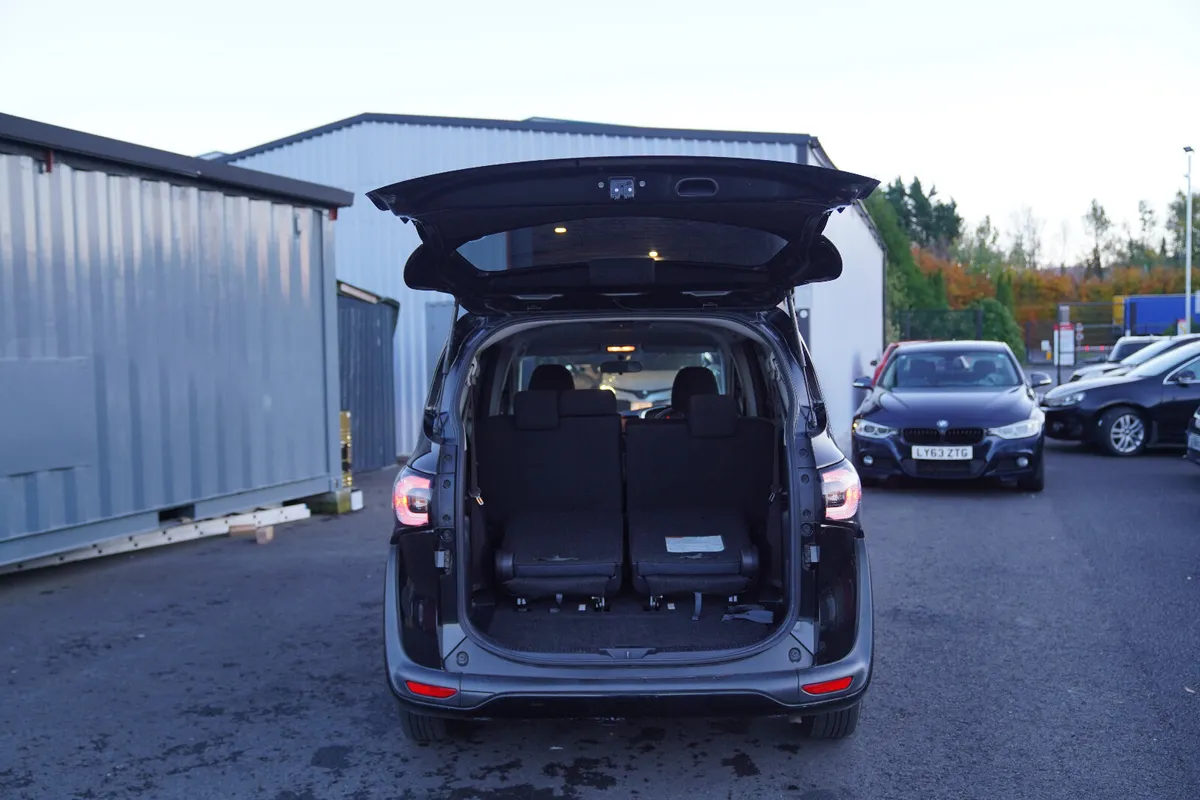 TOYOTA SIENTA 2015 BLACK HYBRID - Image 8