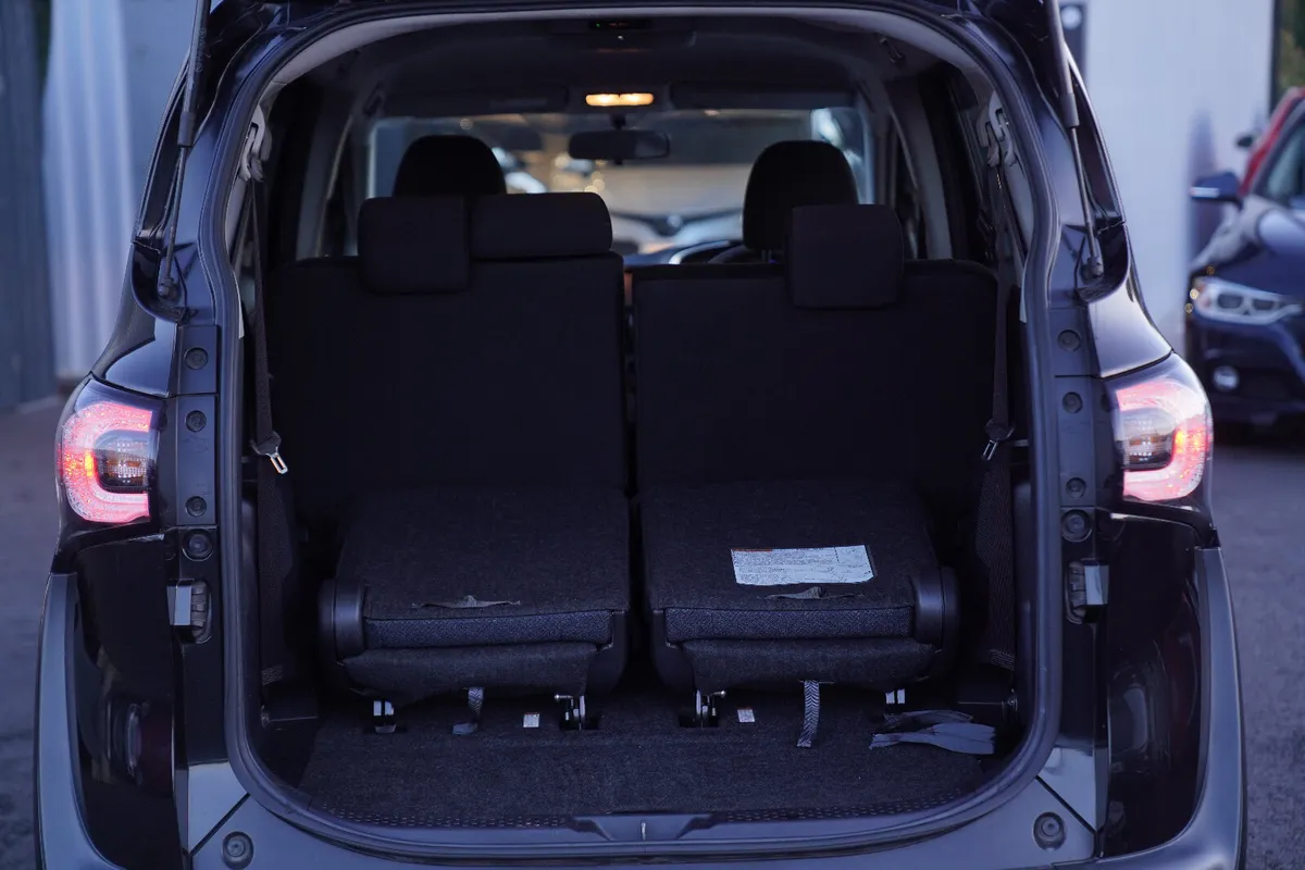 TOYOTA SIENTA 2015 BLACK HYBRID - Image 9