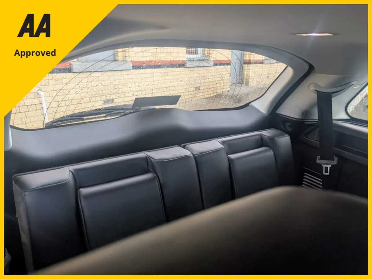 Land Rover Discovery Sport 2.0 TD4 SE 7SEATER  *1 - Image 3