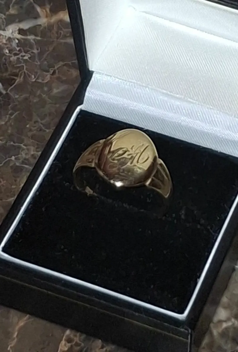 Genuine Vintage 9c Gold Signit Ring. - Image 3