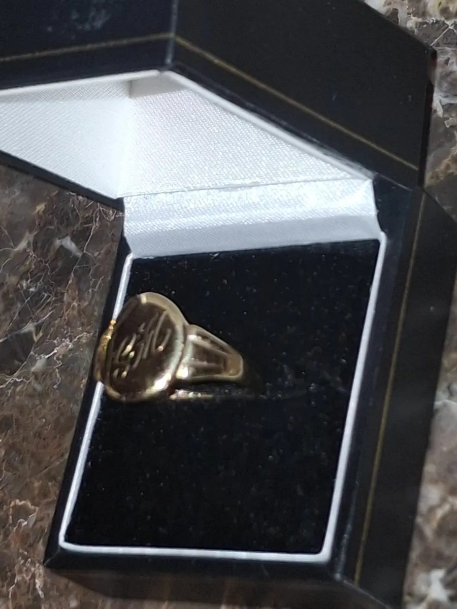 Genuine Vintage 9c Gold Signit Ring. - Image 4