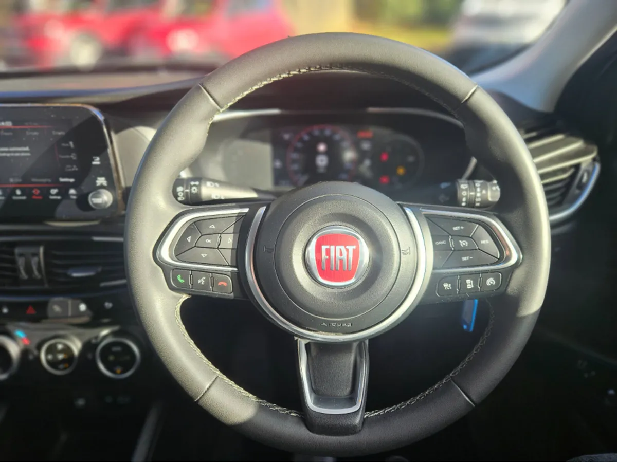 Fiat Tipo CROSS 1.0 100HP 5DR - Image 4