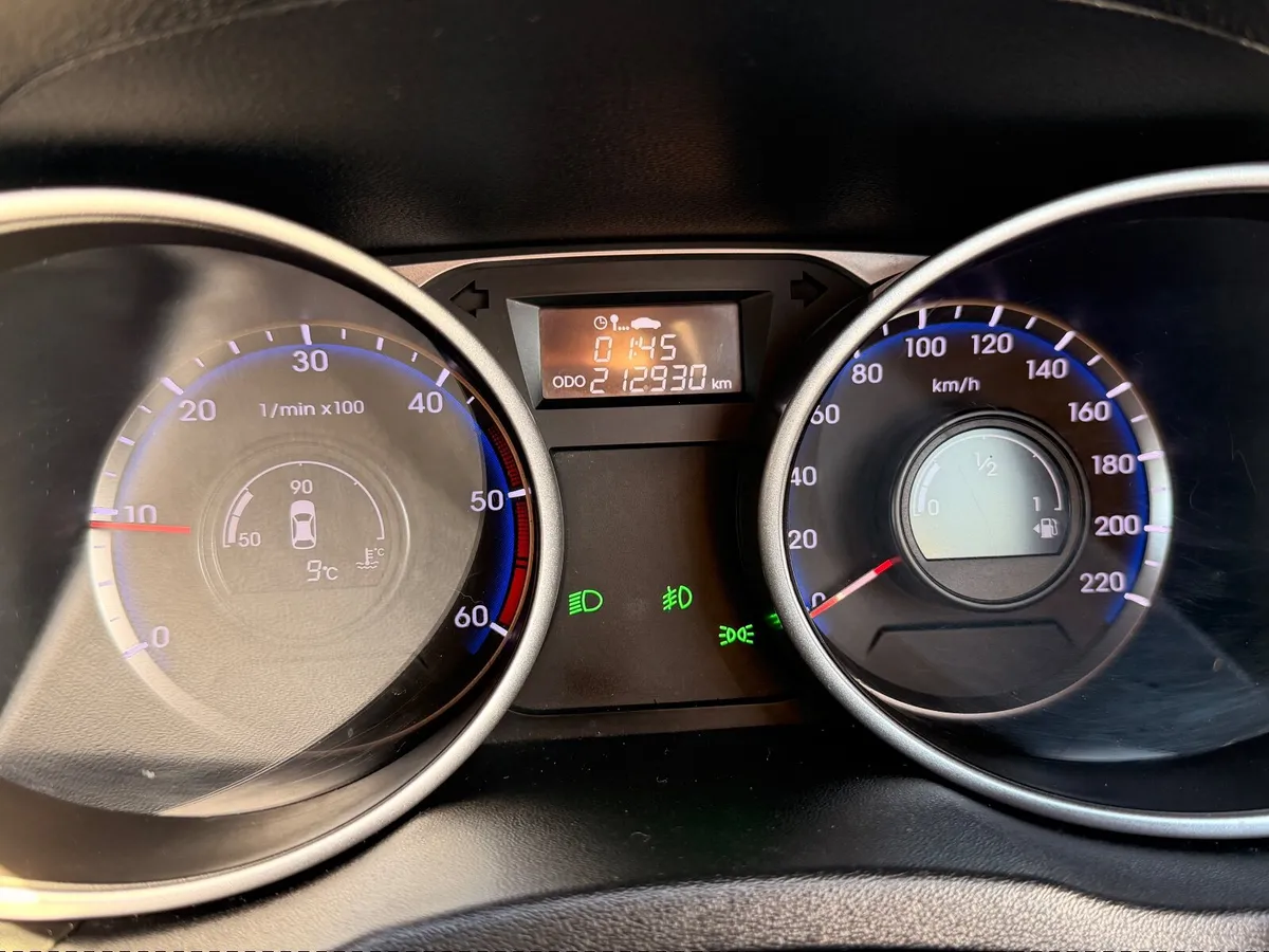 Hyundai ix35 4x4  NCT 03/27 Chain done - Image 2