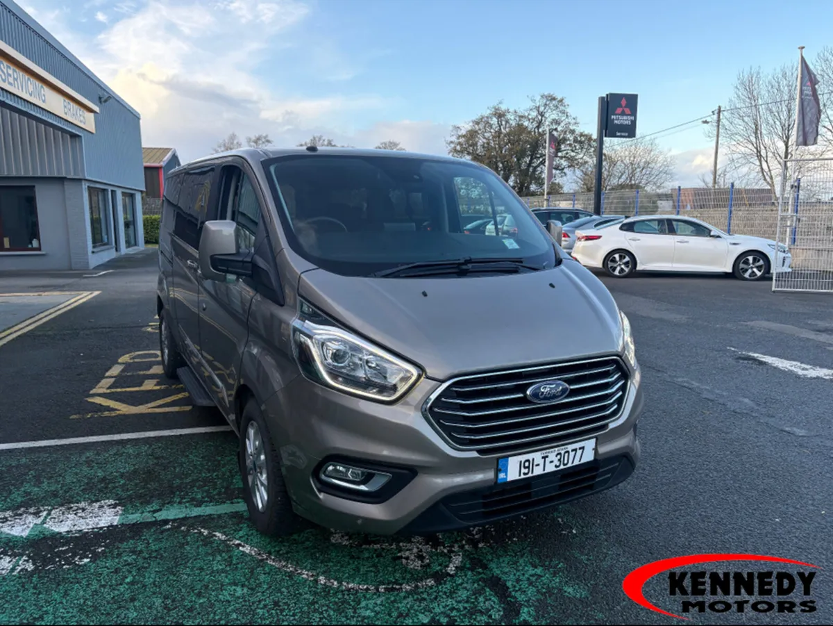 Ford Tourneo CUSTOM 320 T1TDCI 5DR - Image 4
