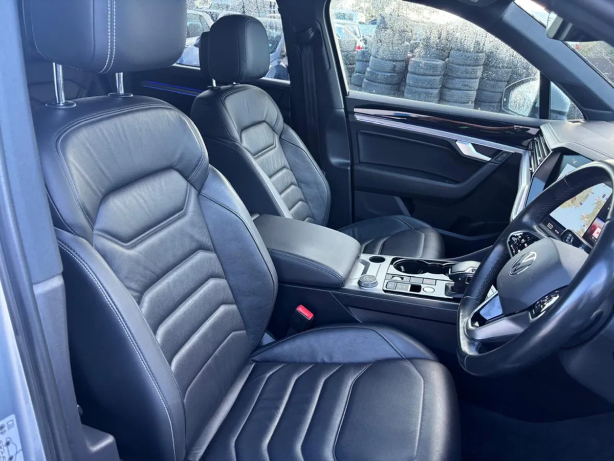 Volkswagen Touareg EHYBRID ELEGANCE 3.0 TSI PHEV 3 - Image 4