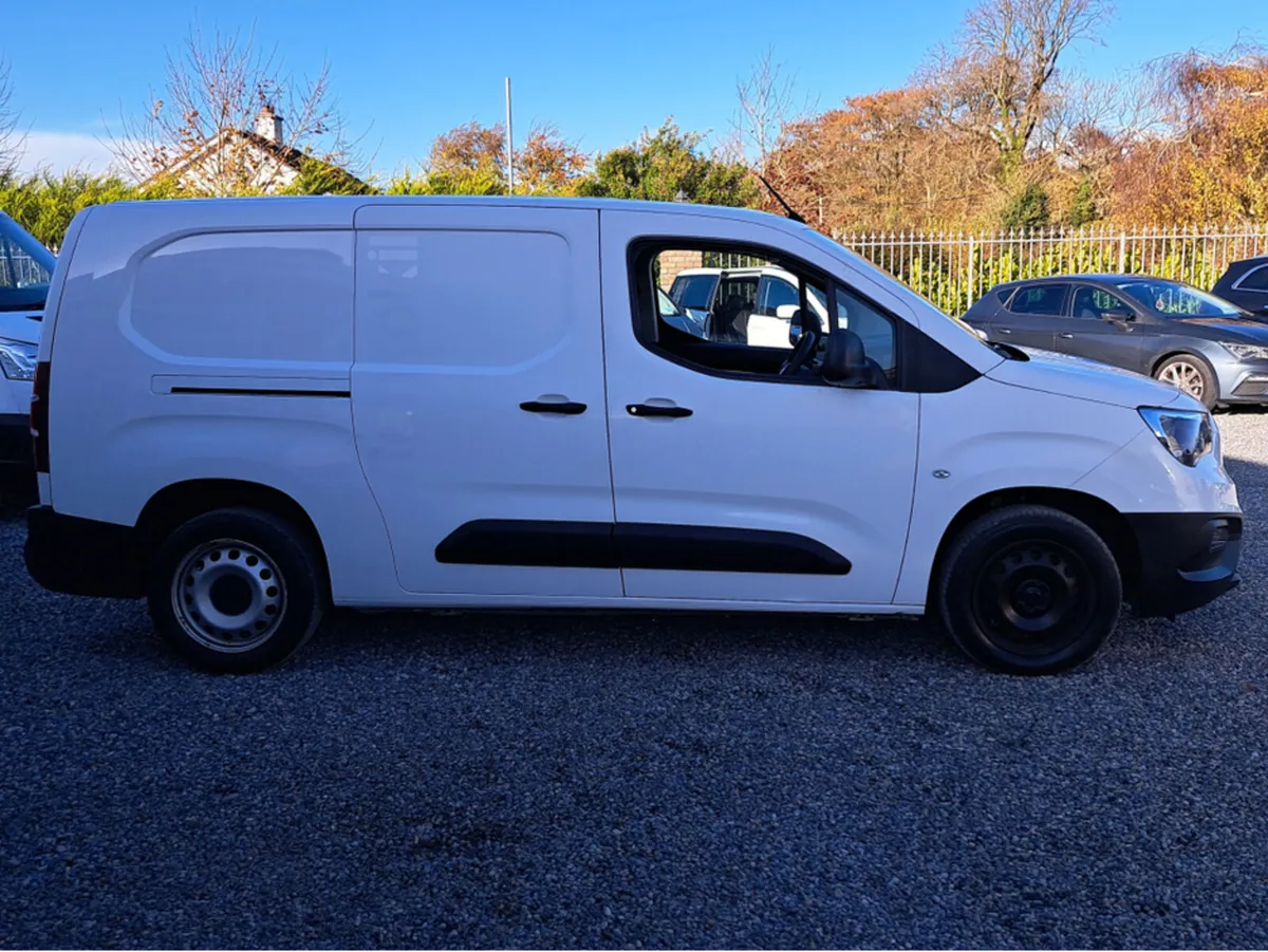 Vauxhall Combo Van Edition Model 2300 1.5 Diesel w - Image 4