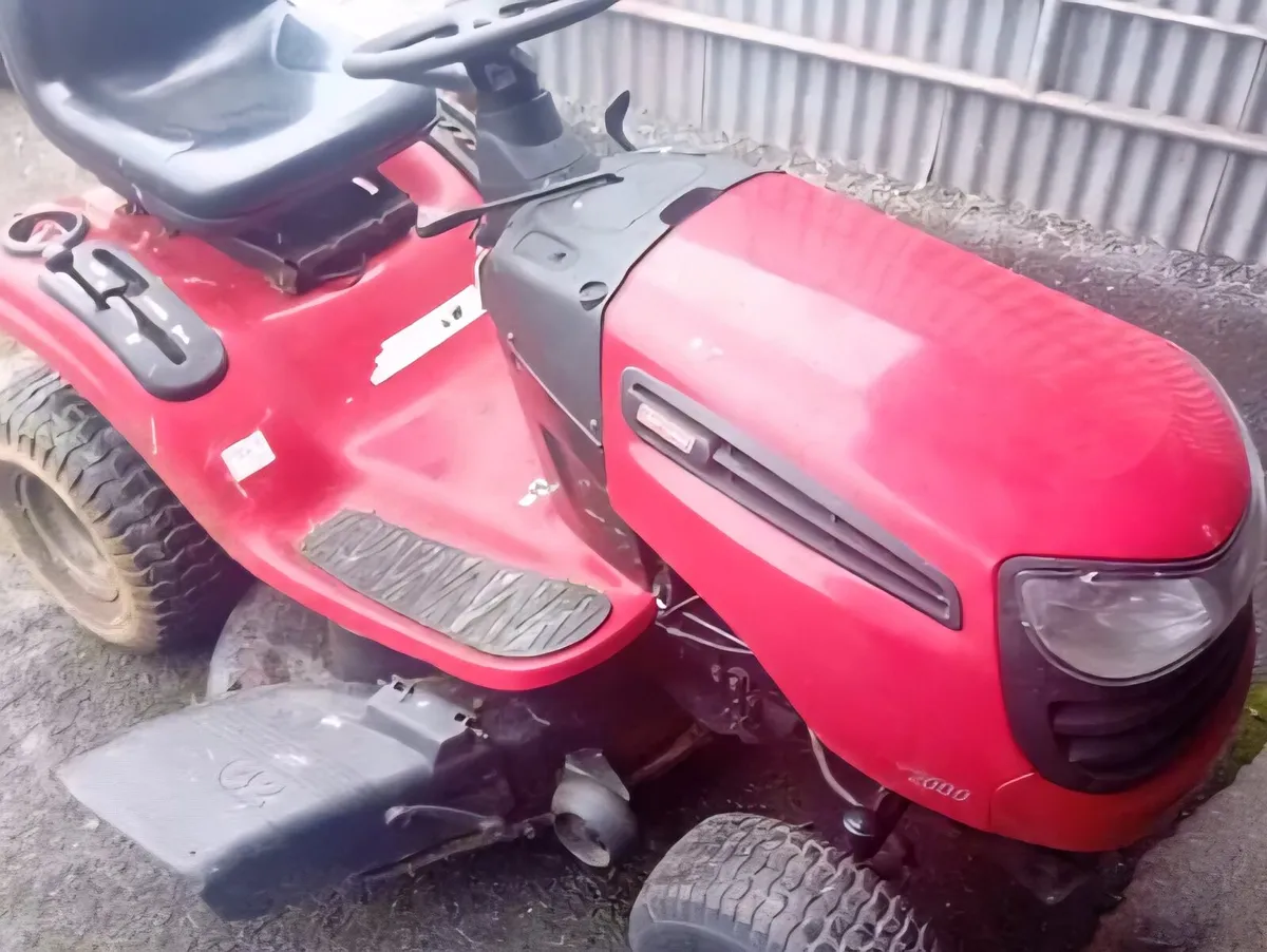 Craftsman lt2000 mulcher - Image 1