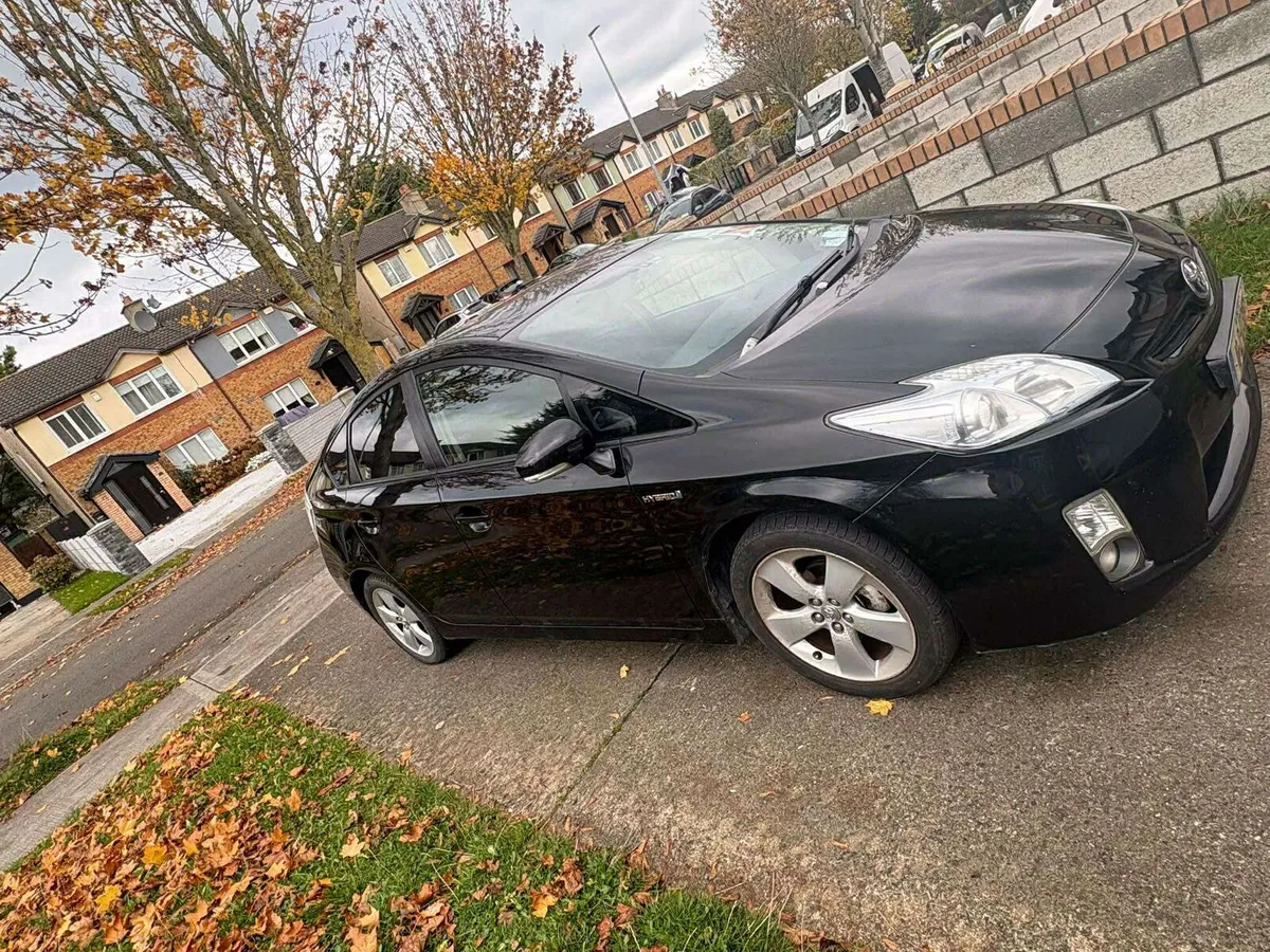 2010 Toyota prius hybrid - Image 1