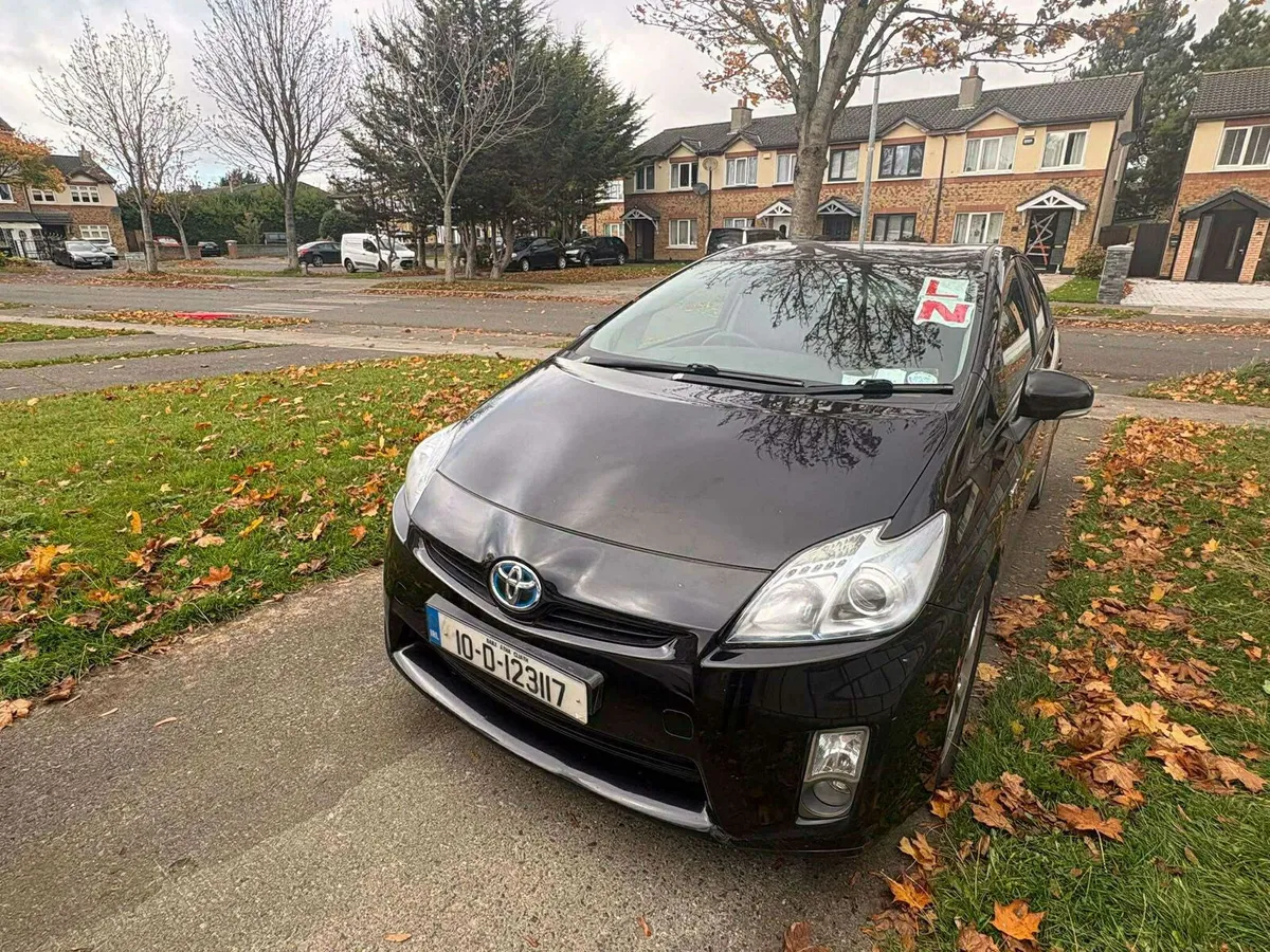 2010 Toyota prius hybrid - Image 3