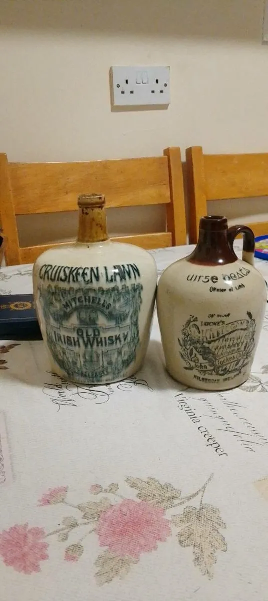 Old whiskey jars - Image 1