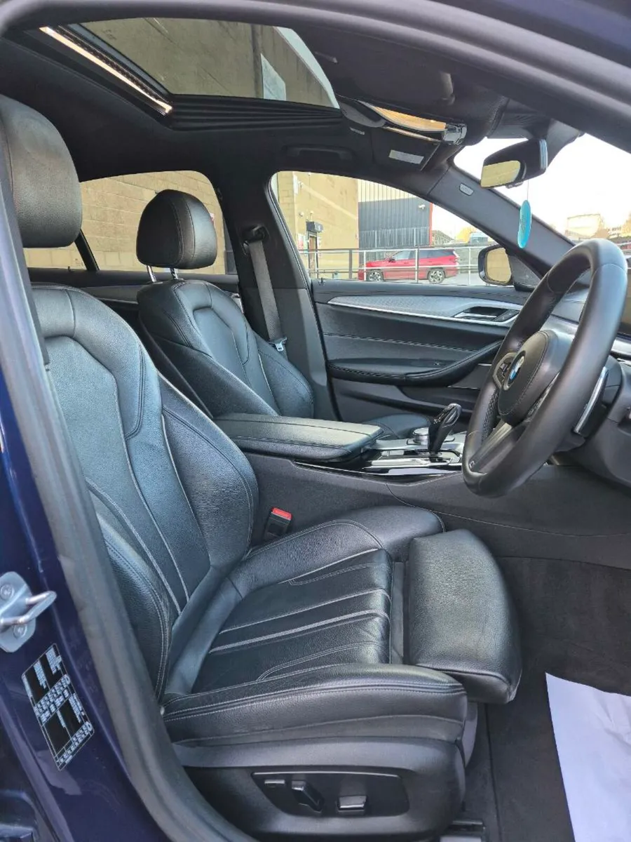 2017 BMW 520D Msport *SUNROOF* - Image 3