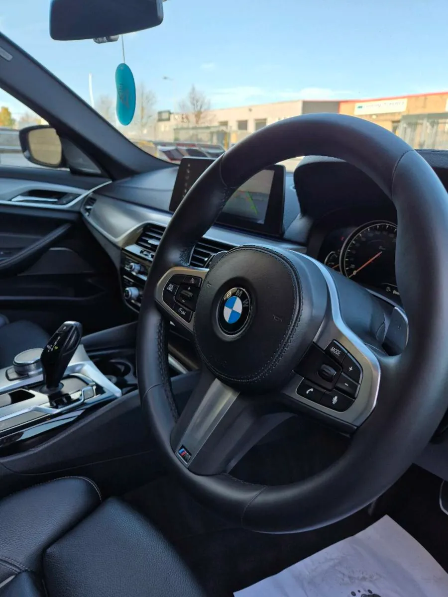 2017 BMW 520D Msport *SUNROOF* - Image 4