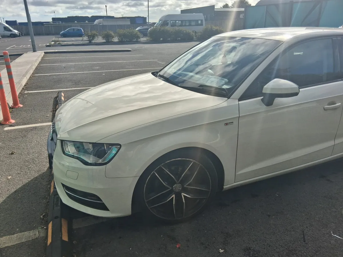 Audi A3 2015 - Image 2