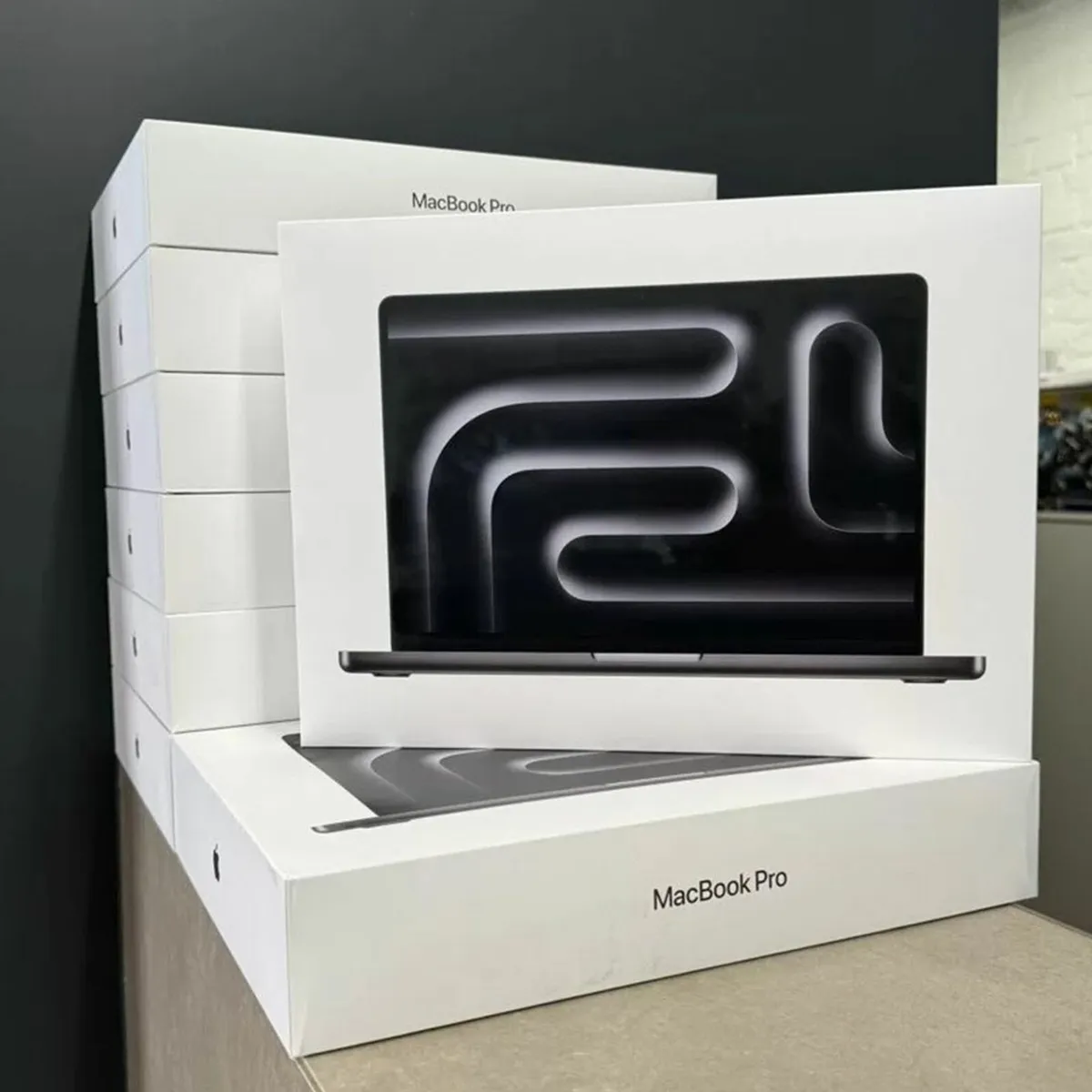 New Apple MacBook Pro 14.2" M4 Chip, 10-Core 512GB