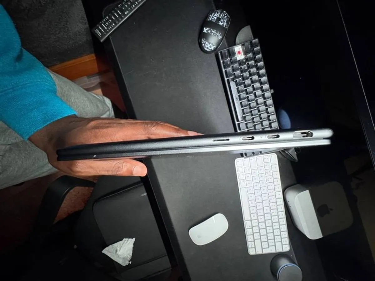 Leveno Yoga 7i Slim Gen10 Aura Edition - Image 2