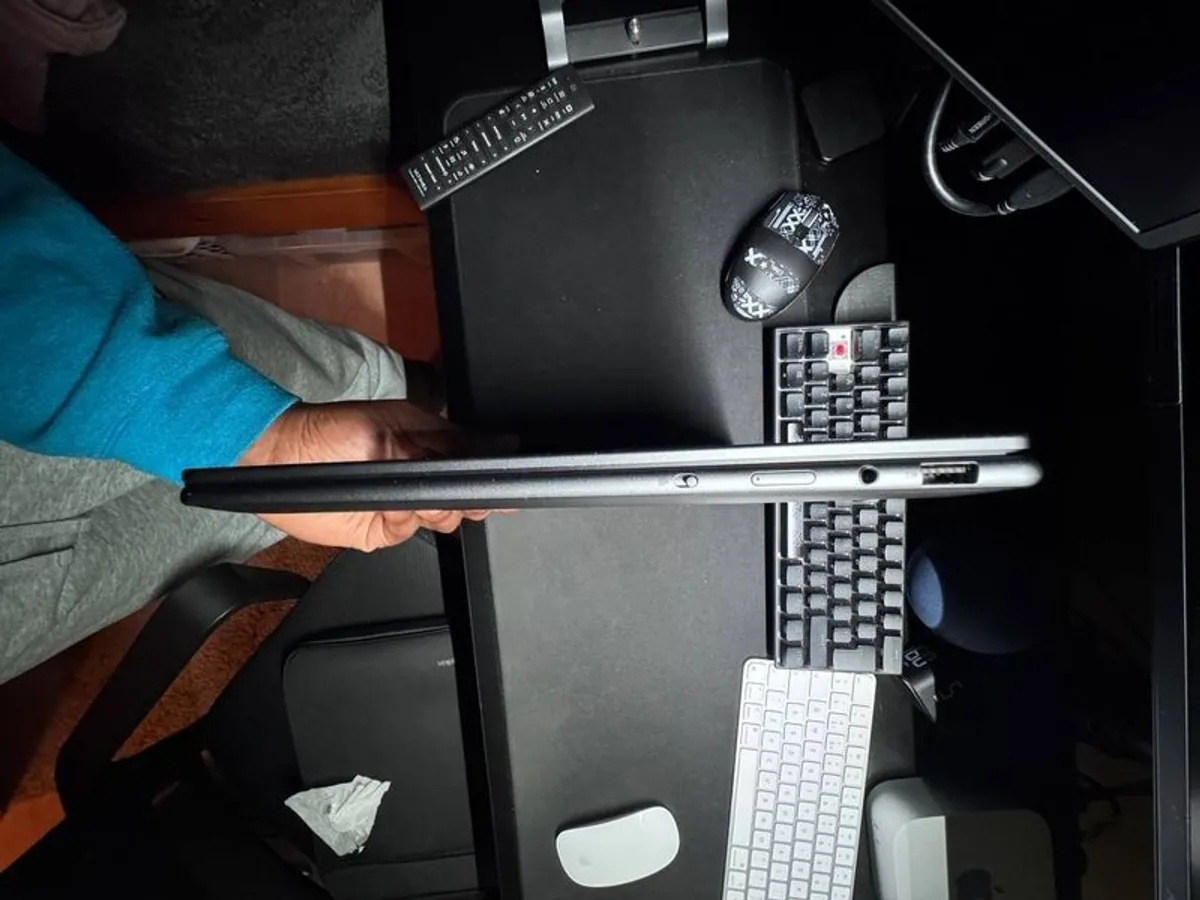 Leveno Yoga 7i Slim Gen10 Aura Edition - Image 3