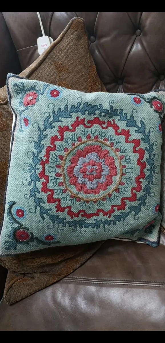**Brand New* Stunning Needlepoint Cushions x 2 - Image 2