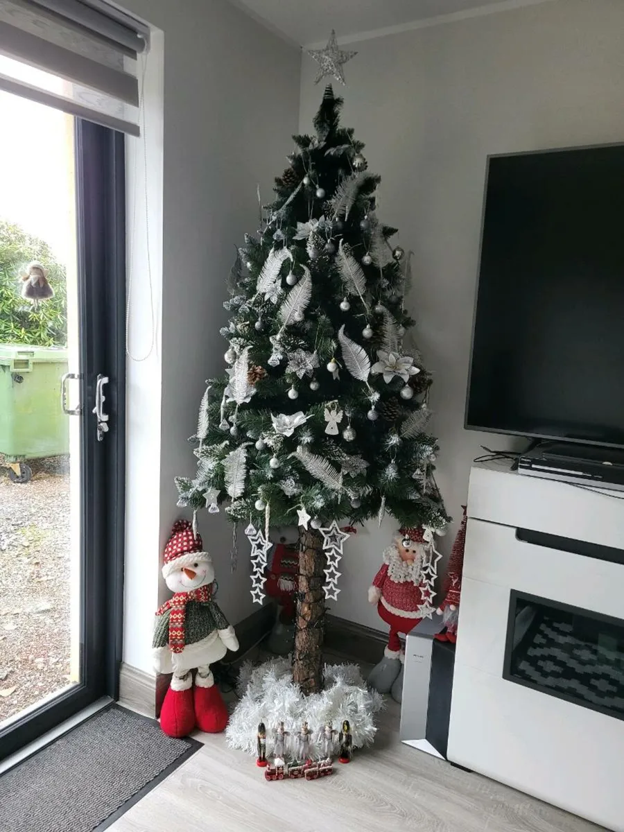 Brand new Christmas trees on a REAL PINE trunk - Image 1