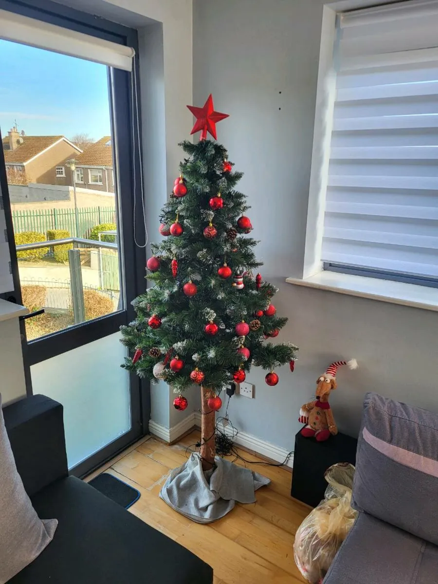 Brand new Christmas trees on a REAL PINE trunk - Image 4